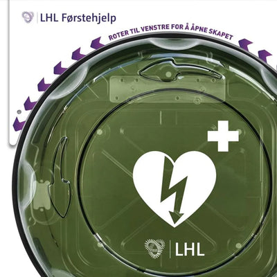 Hjertestarter skap med grønn front, førstehjelpssymbol og LHL logo